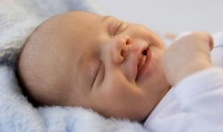 226厘米是多高1米几身高 14岁女孩身高226cm